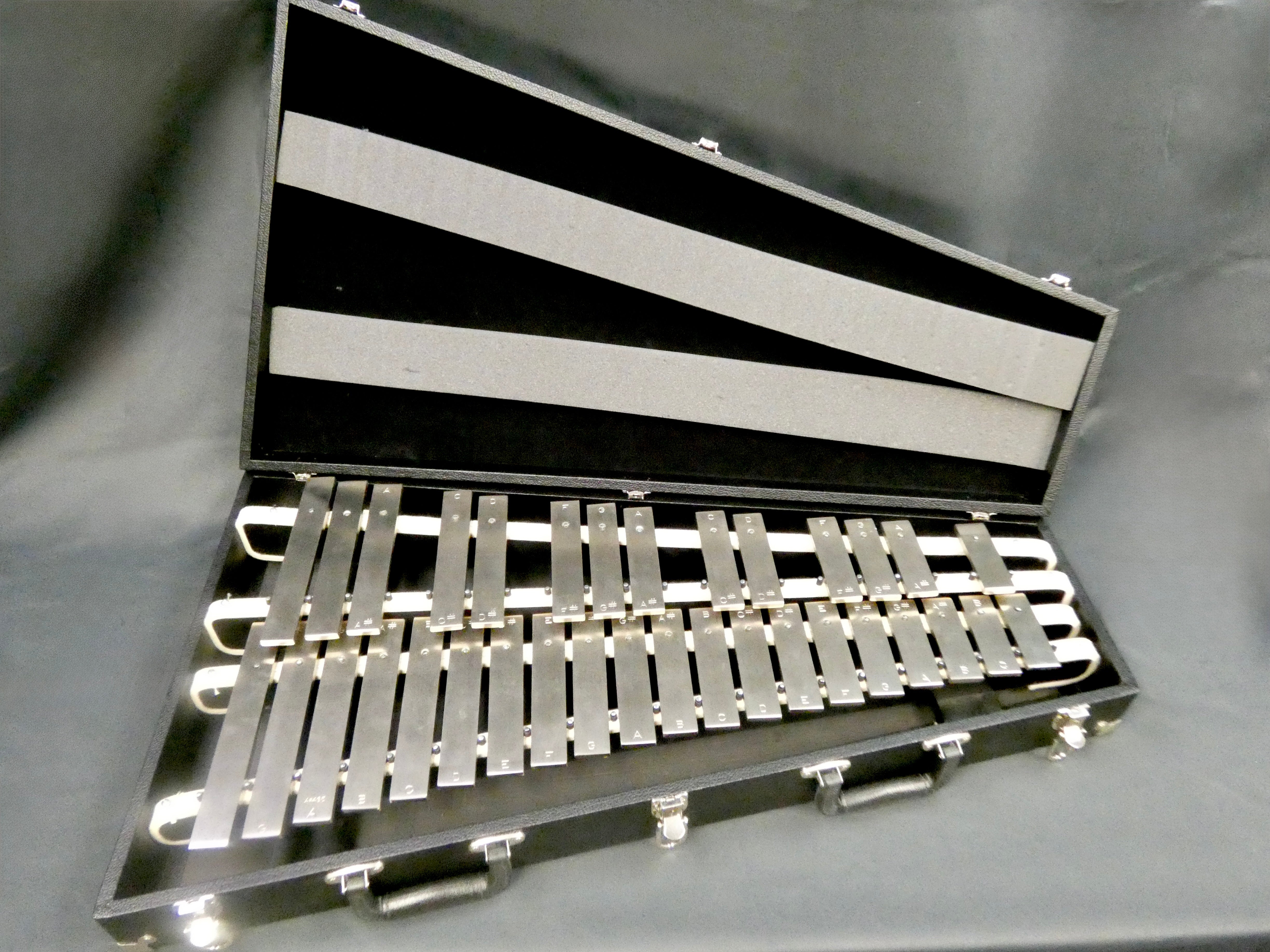 Deagan Glockenspiel Orchestral Bells - 2.75 Octave with Transposing Bars